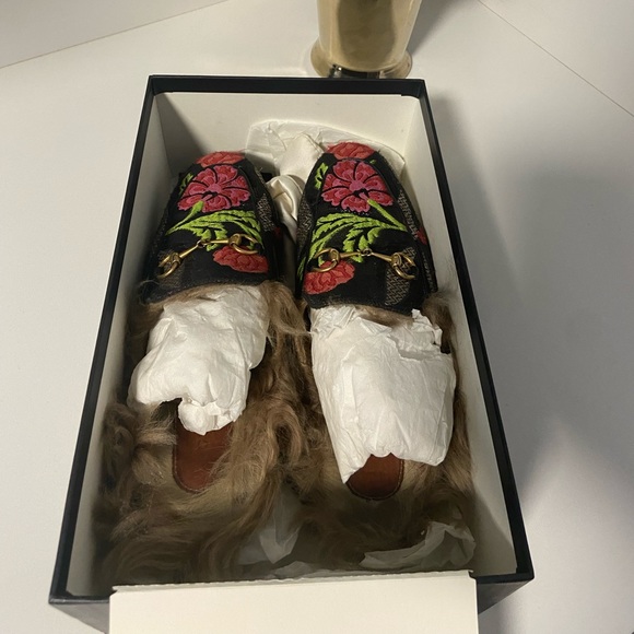 Gucci Shoes - Gucci floral prince town mules